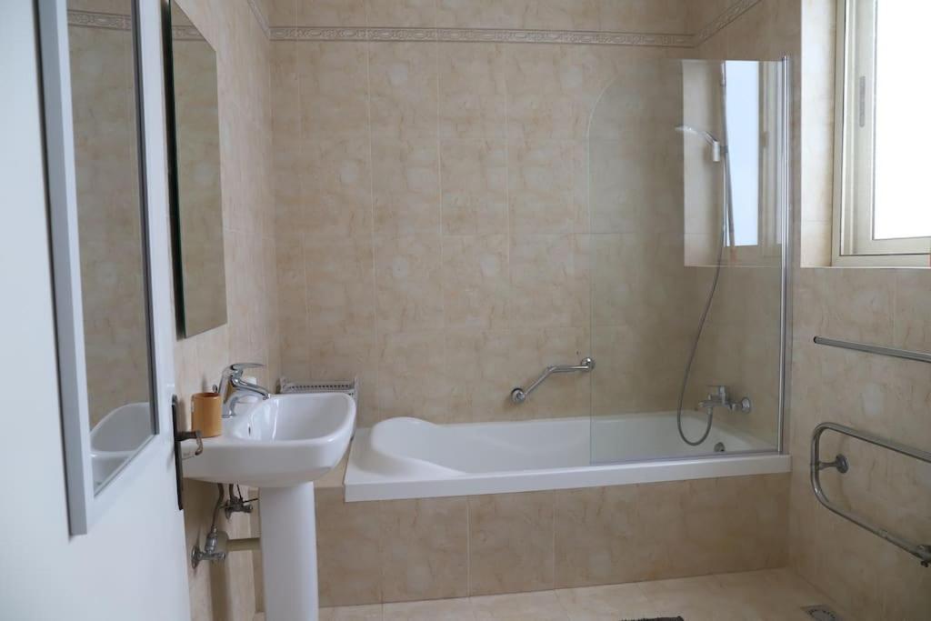 Seaview 3 Bedroom Apartment In Sliema Buitenkant foto